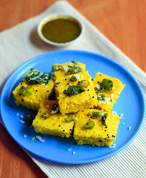 khaman dhokla is famous food of Gujarat.