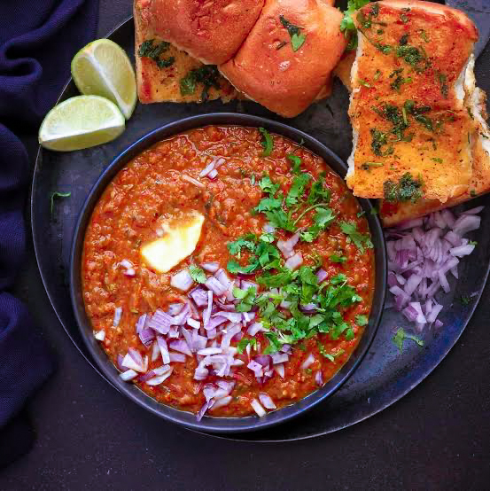 How to make pav bhaji in 7 easy step.