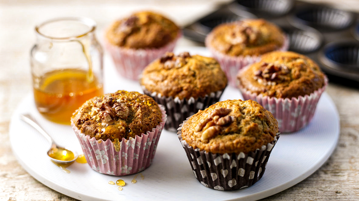 How to make Banana muffins with 9 easy steps.