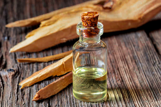 How to make sandalwood perfume at home: in 6 easy steps.