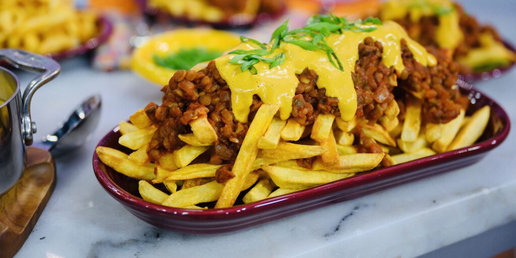 Chili Cheese Fries Recipe | Just In 5 Easy Steps.