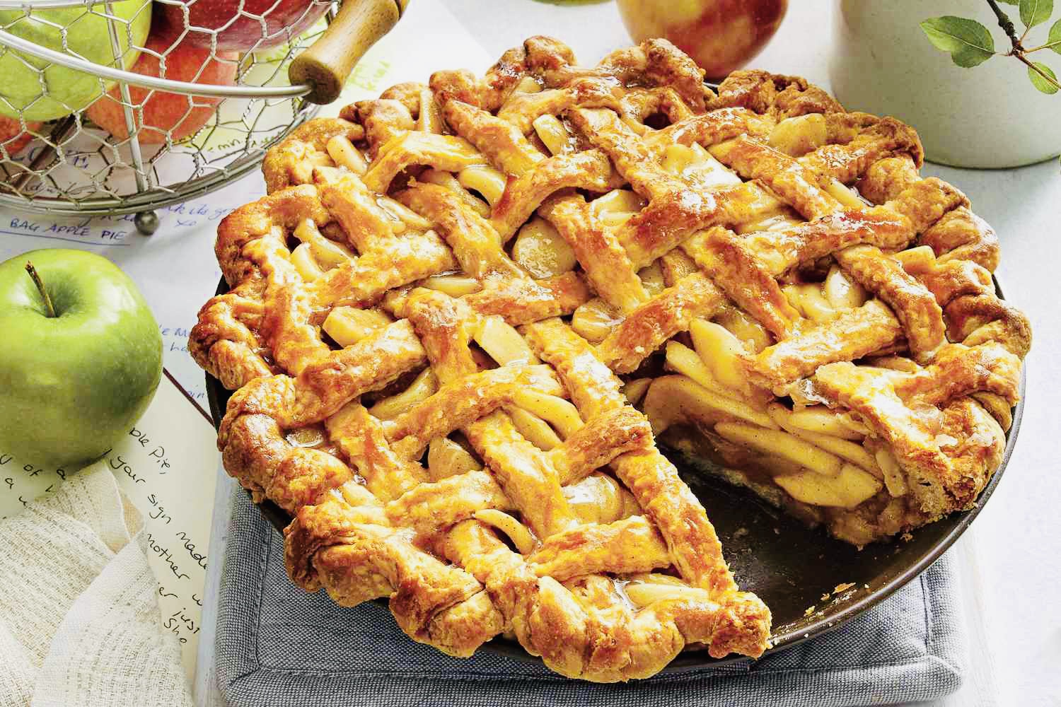 Apple Pie Recipe | Just In 7 Easy Steps.