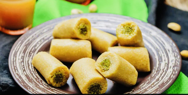 Kaju Pista Roll Recipe | Just In 5 Easy Steps.