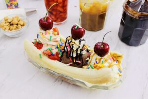 Banana Split Recipe | Just In 7 Easy Steps.