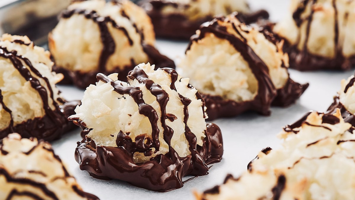 Coconut Macaroons Recipe | Just In 7 Easy Steps.