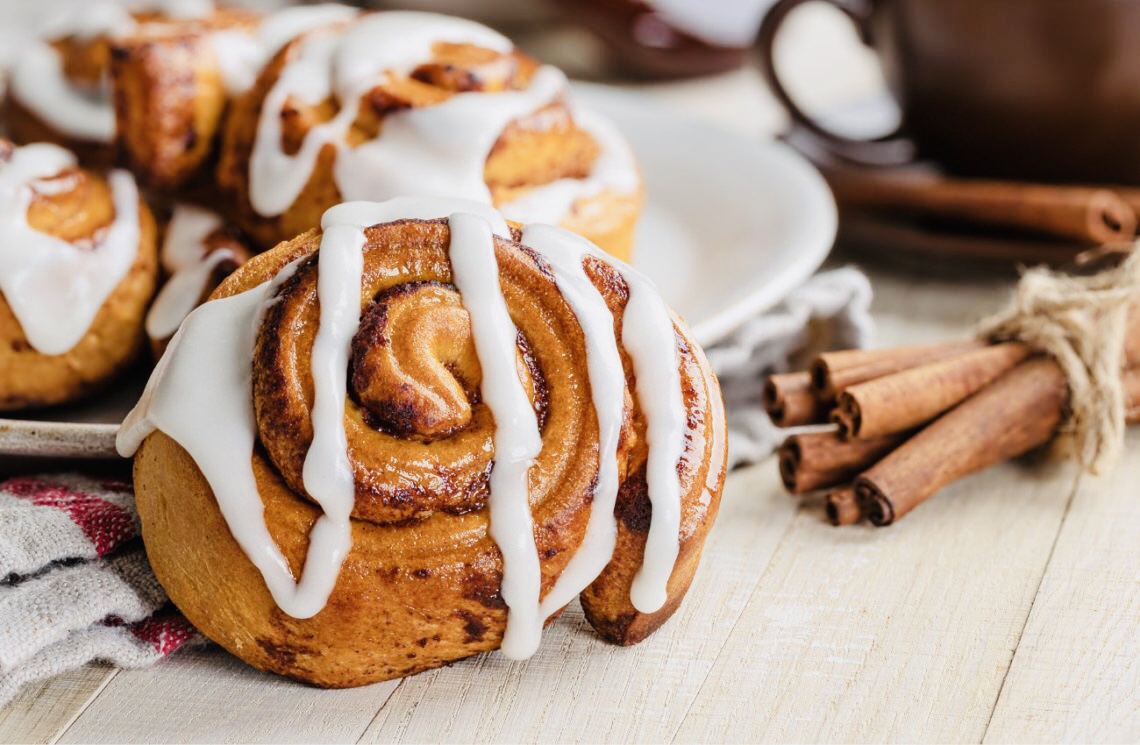 Cinnamon Rolls Recipe | Just In 8 Easy Steps.