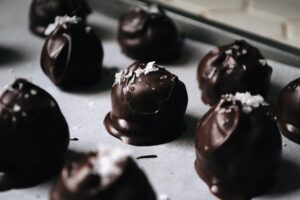 Salted Caramel Tuffles Recipe | Just In 5 Easy Steps.